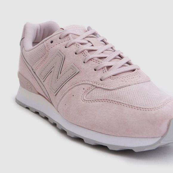 new balance 696 sandstone